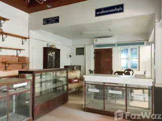 For sale 4 bed townhouse in Mueang Phetchaburi, Phetchaburi