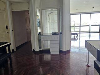 For sale 3 bed condo in Thon Buri, Bangkok