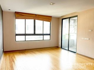 For sale 2 bed condo in Lat Phrao, Bangkok