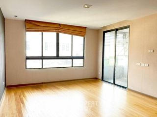 For sale 2 Beds condo in Lat Phrao, Bangkok