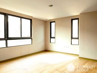For sale 2 bed condo in Lat Phrao, Bangkok