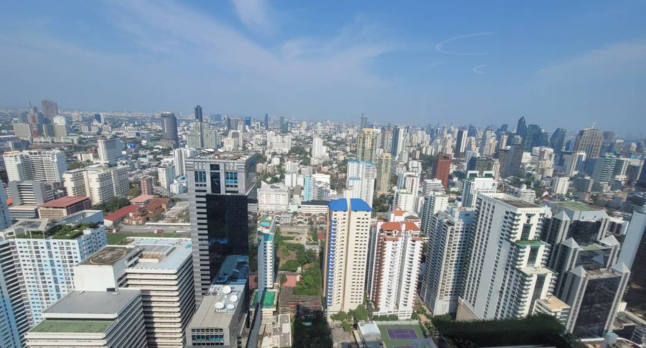 For rent 2 bedrooms condo in Watthana, Bangkok