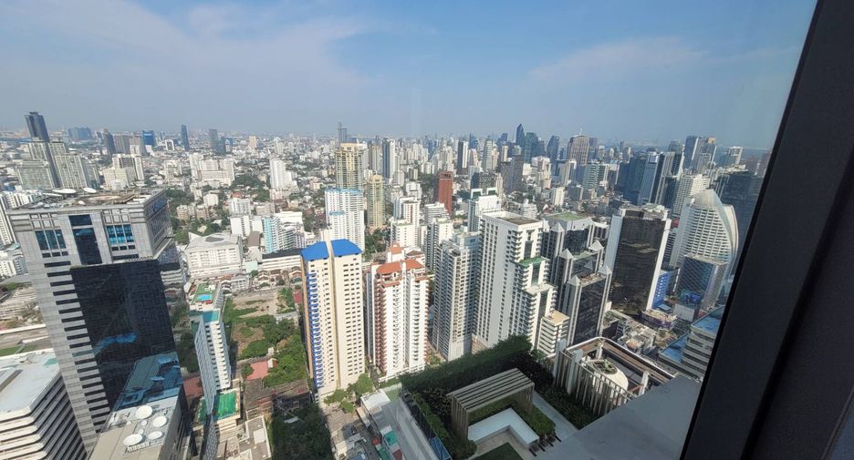 For rent 2 bedrooms condo in Watthana, Bangkok