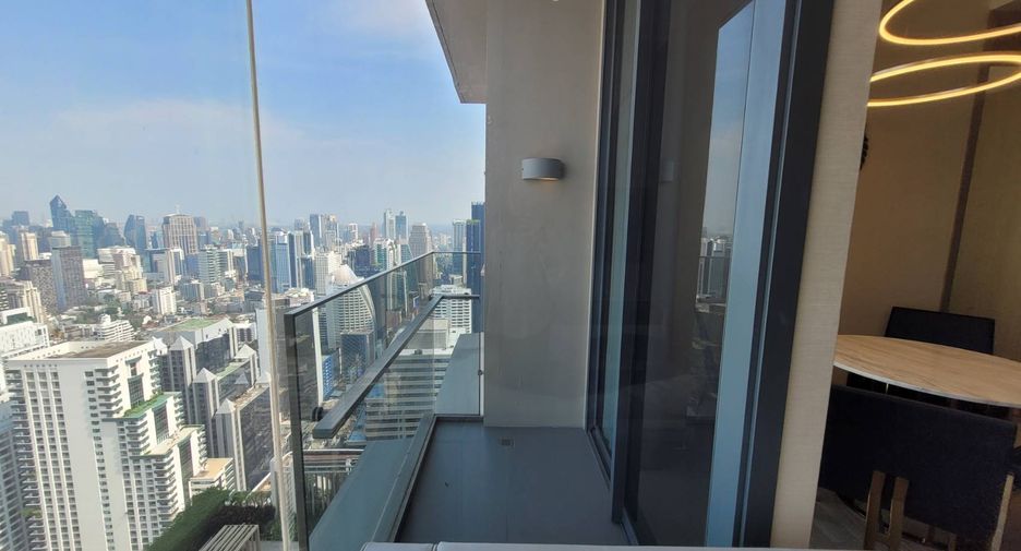 For rent 2 bedrooms condo in Watthana, Bangkok