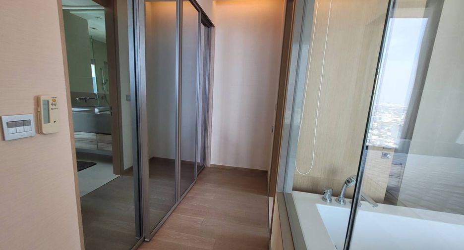 For rent 2 bedrooms condo in Watthana, Bangkok