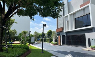 For sale 3 Beds house in Bang Kapi, Bangkok