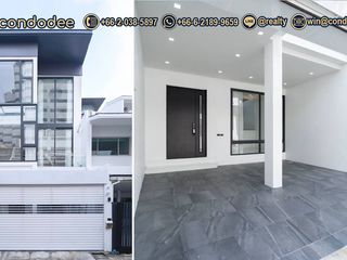 Casa adosada en venta de 4 habitaciones en Watthana, Bangkok