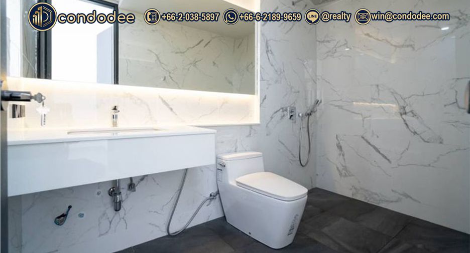 Casa adosada en venta de 4 habitaciones en Watthana, Bangkok