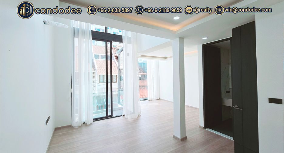 Casa adosada en venta de 4 habitaciones en Watthana, Bangkok