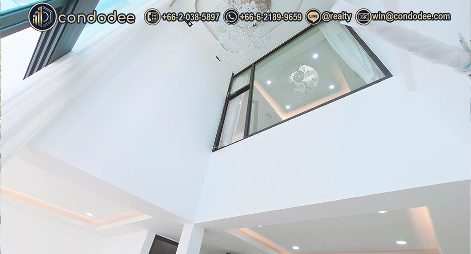 Casa adosada en venta de 4 habitaciones en Watthana, Bangkok