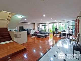 For sale 4 bed condo in Khlong Toei, Bangkok