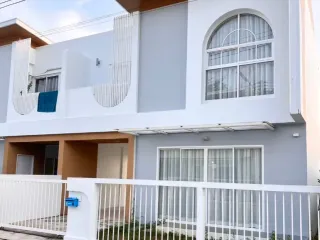 For sale 3 bed townhouse in Thalang, Phuket