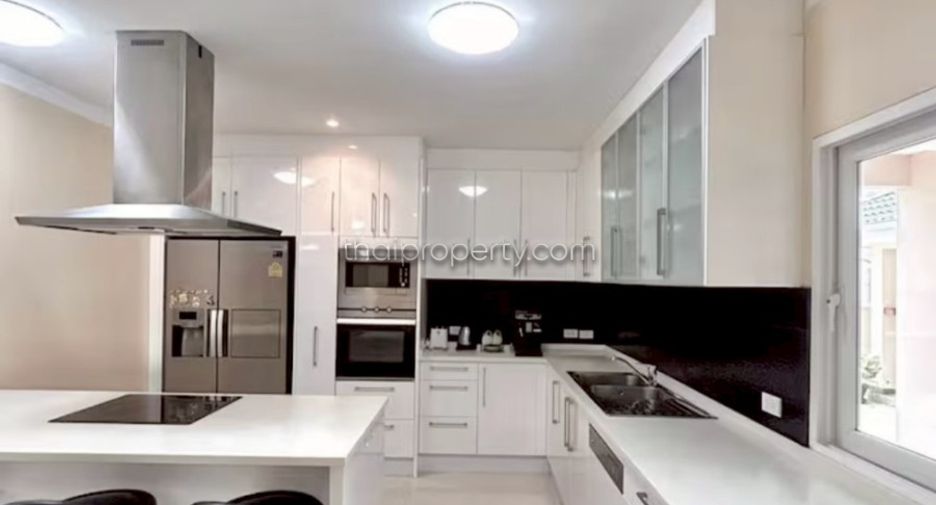 For rent 3 bedrooms house in Sattahip, Chonburi