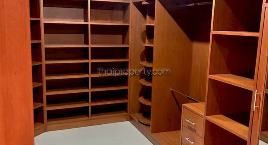 For rent 3 bedrooms house in Sattahip, Chonburi