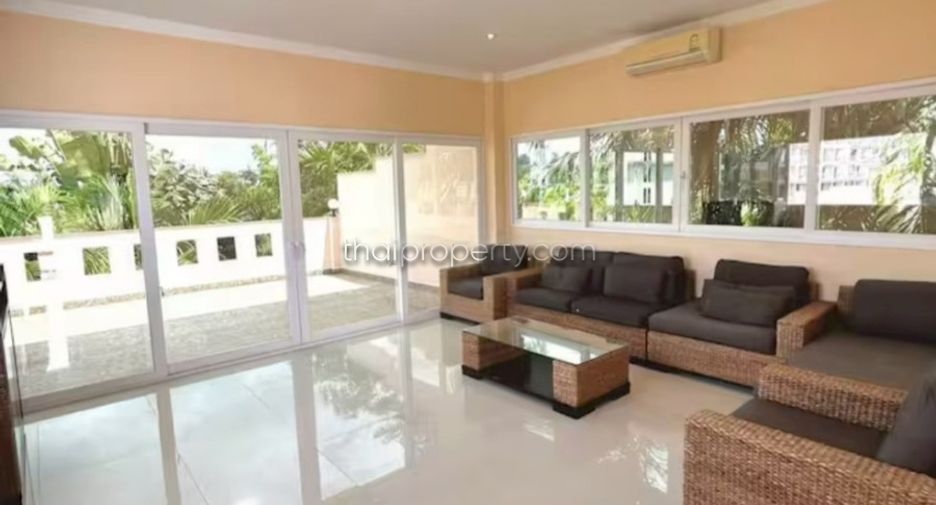 For rent 3 bedrooms house in Sattahip, Chonburi