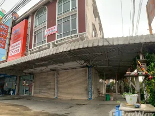 For sale 5 bed townhouse in Sam Phran, Nakhon Pathom