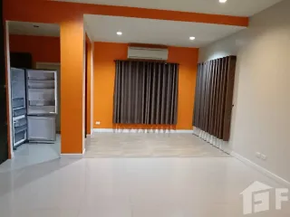 For sale 2 bed townhouse in Mueang Pathum Thani, Pathum Thani