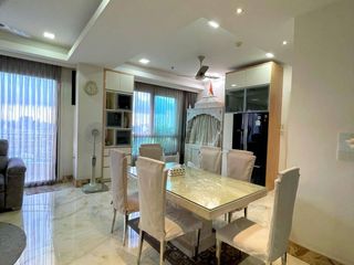 For sale 3 bed condo in Yan Nawa, Bangkok