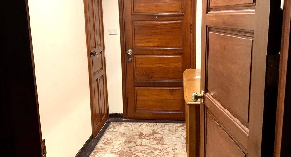 For sale 2 Beds condo in Khlong Toei, Bangkok