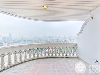 For sale 4 bed condo in Khlong San, Bangkok