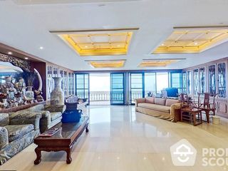 For sale 4 bed condo in Khlong San, Bangkok