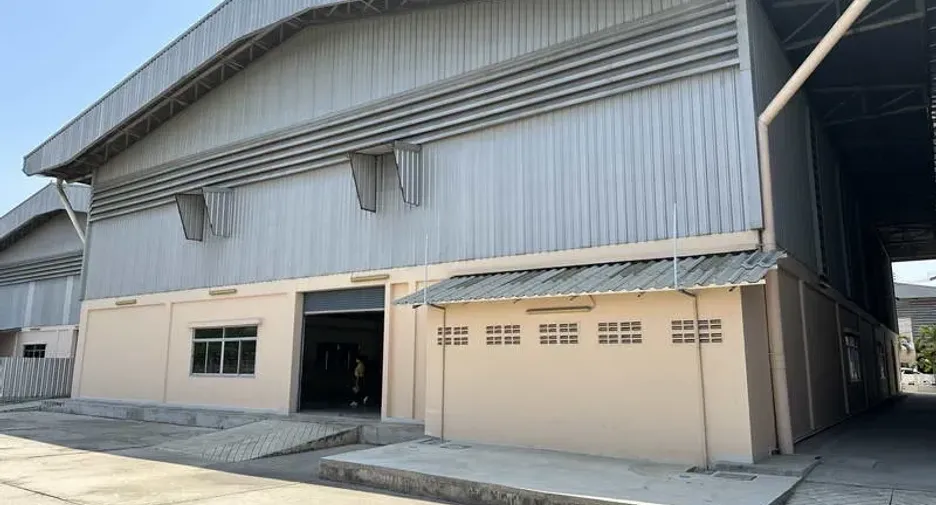 For rent warehouse in Mueang Samut Prakan, Samut Prakan
