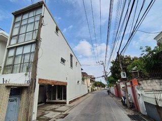 For sale 1 bed townhouse in Phaya Thai, Bangkok