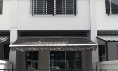 For rent 3 bed townhouse in Saphan Sung, Bangkok