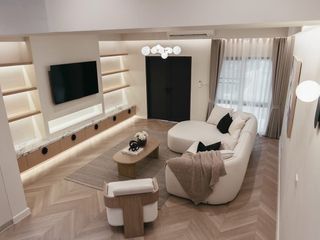 For sale 5 bed townhouse in Khlong Toei, Bangkok