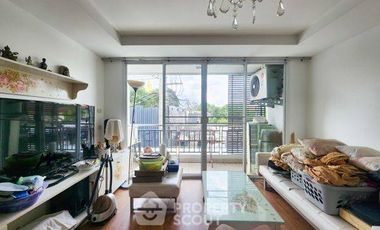 For sale 2 bed condo in Dusit, Bangkok