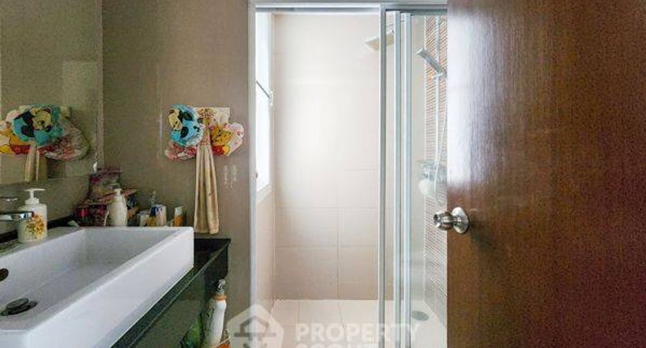 For sale 2 bed condo in Dusit, Bangkok