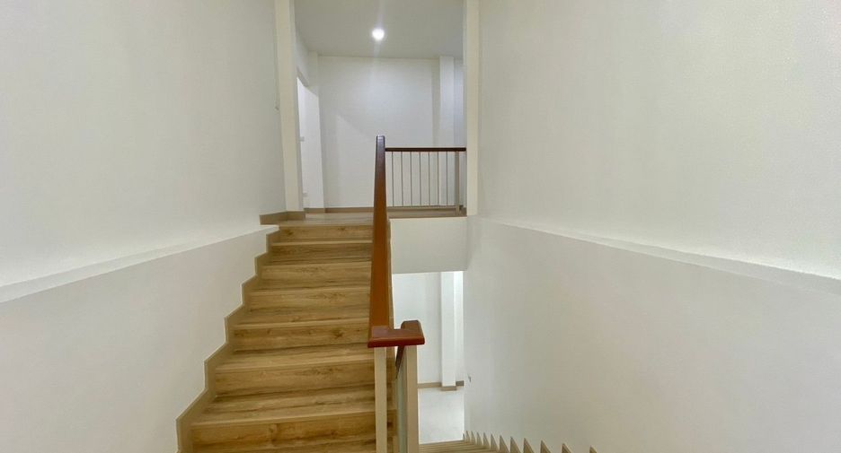 For rent 4 Beds house in Hang Dong, Chiang Mai