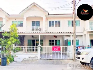 For sale 3 bed townhouse in Lam Luk Ka, Pathum Thani