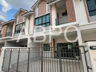 For sale 3 bedrooms townhouse in Bang Lamung, Chonburi