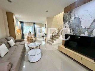 Продажа 3 спальни таунхаус в Банг Ламунг, Чонбури