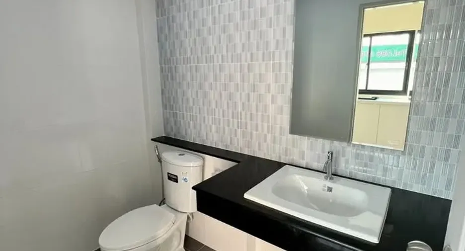 For sale 3 bedrooms townhouse in Bang Lamung, Chonburi