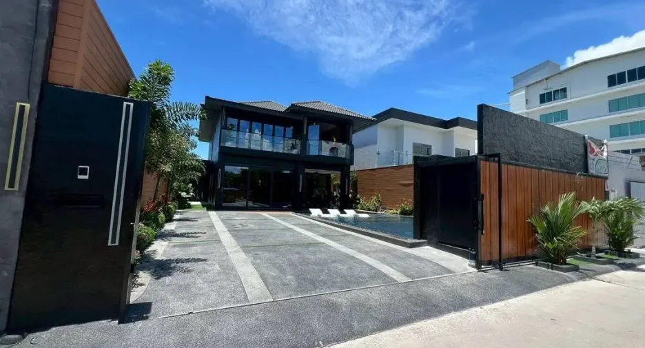 For rent and for sale 7 bedrooms house in Jomtien, Pattaya