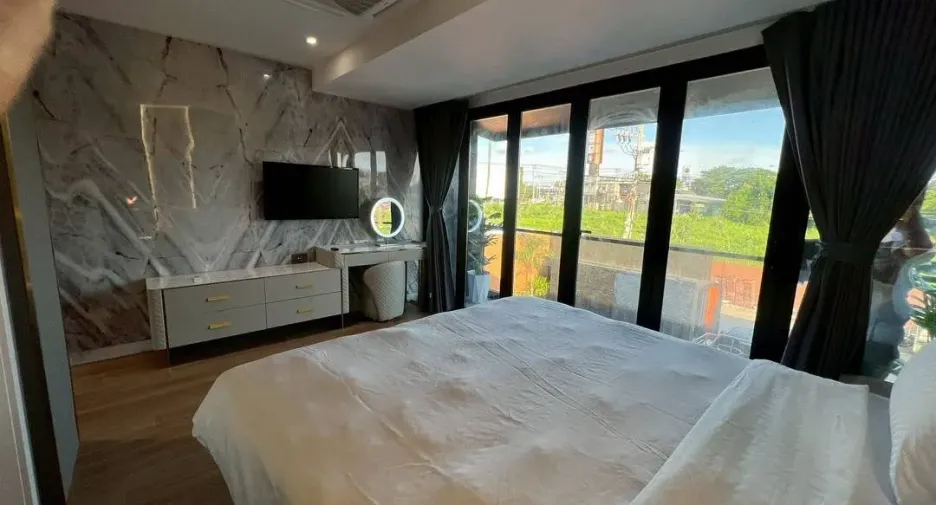 For rent and for sale 7 bedrooms house in Jomtien, Pattaya