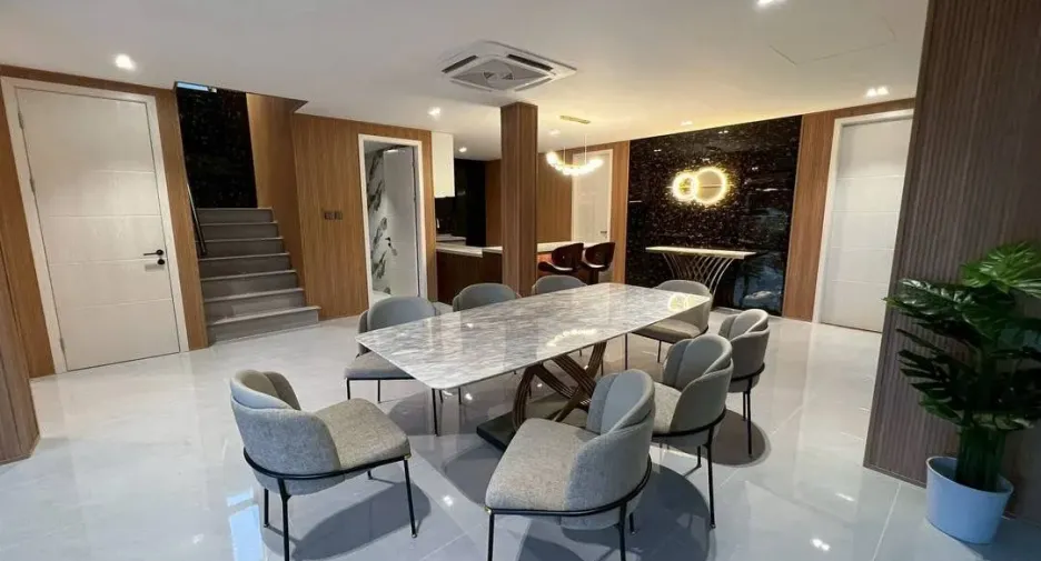 For rent and for sale 7 bedrooms house in Jomtien, Pattaya