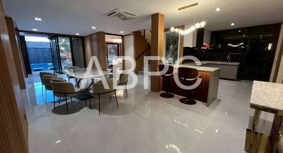 For rent and for sale 7 bedrooms house in Jomtien, Pattaya