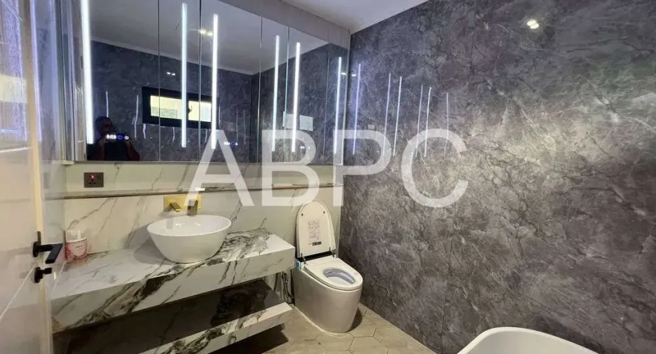 For rent and for sale 7 bedrooms house in Jomtien, Pattaya