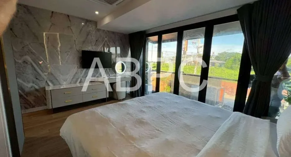 For rent and for sale 7 bedrooms house in Jomtien, Pattaya