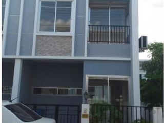 For sale 2 bed townhouse in Mueang Ubon Ratchathani, Ubon Ratchathani