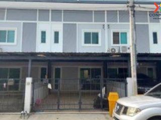 For sale 3 bed townhouse in Sam Khok, Pathum Thani