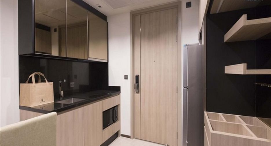 For rent 1 bed condo in Pathum Wan, Bangkok