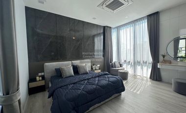 For rent 4 bedrooms house in Saphan Sung, Bangkok