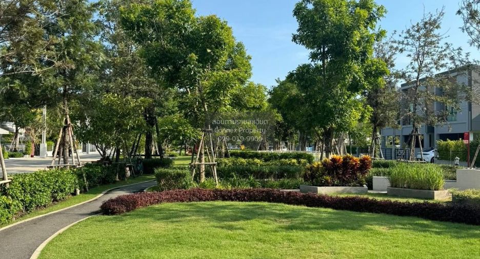 For rent 3 bedrooms townhouse in Bang Phli, Samut Prakan