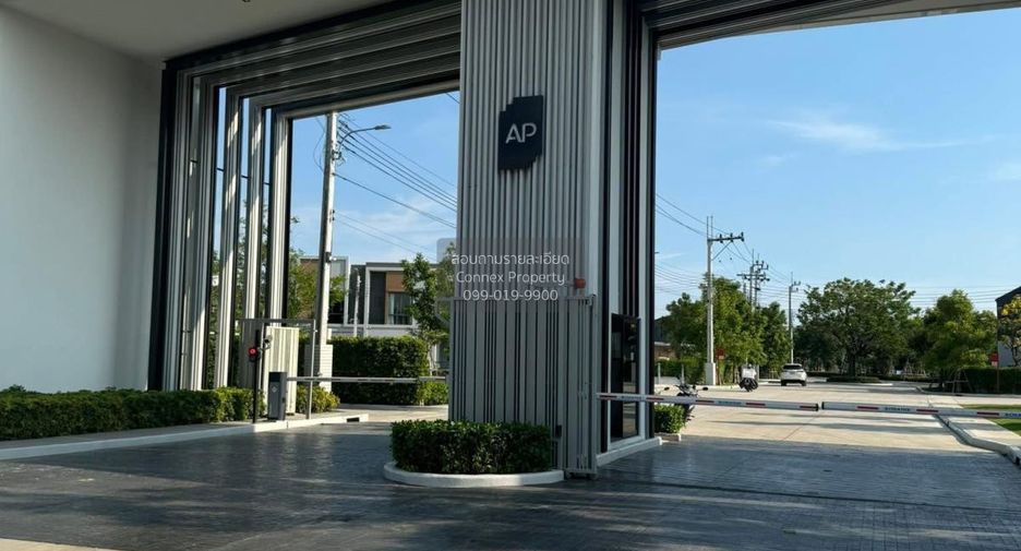 For rent 3 bedrooms townhouse in Bang Phli, Samut Prakan