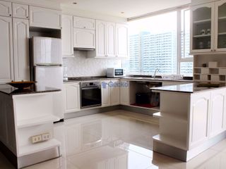 For rent 4 bed condo in Jomtien, Pattaya