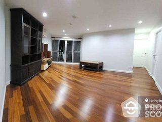 For sale 2 bed condo in Yan Nawa, Bangkok